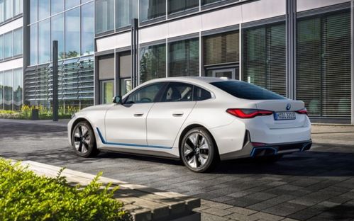 科技與動(dòng)感并存 寶馬i4全球首發(fā)引領(lǐng)新能源潮流，起亞K9及Sportage預(yù)告再掀汽車科技浪潮